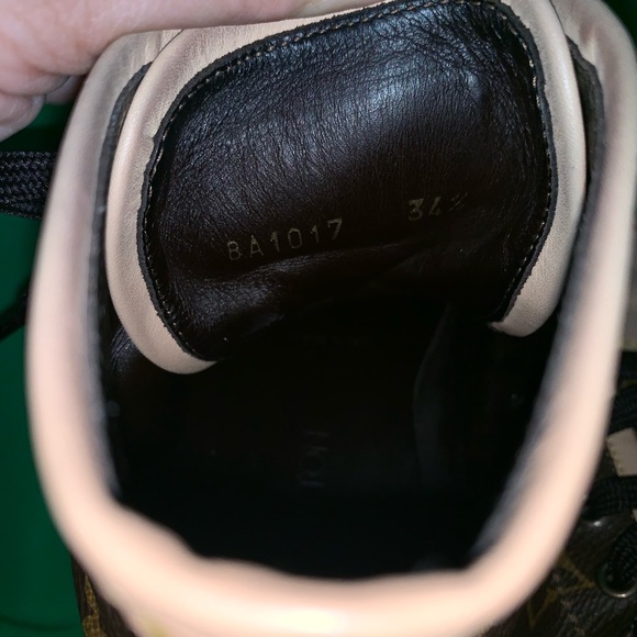 Louis Vuitton Stellar Monogram High Tops 4.5** - Picture 8 of 8